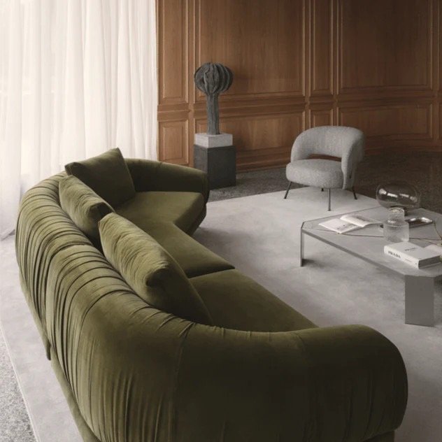Ambiente contemporâneo com superfícies têxteis